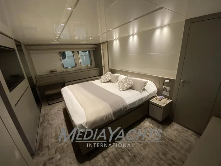  Yacht Photos Pics OWNER CABIN