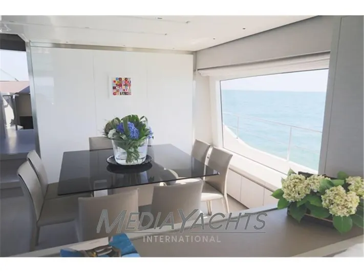  Yacht Photos Pics DINING AREA