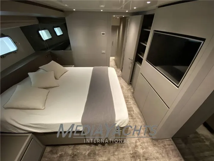  Yacht Photos Pics VIP CABIN
