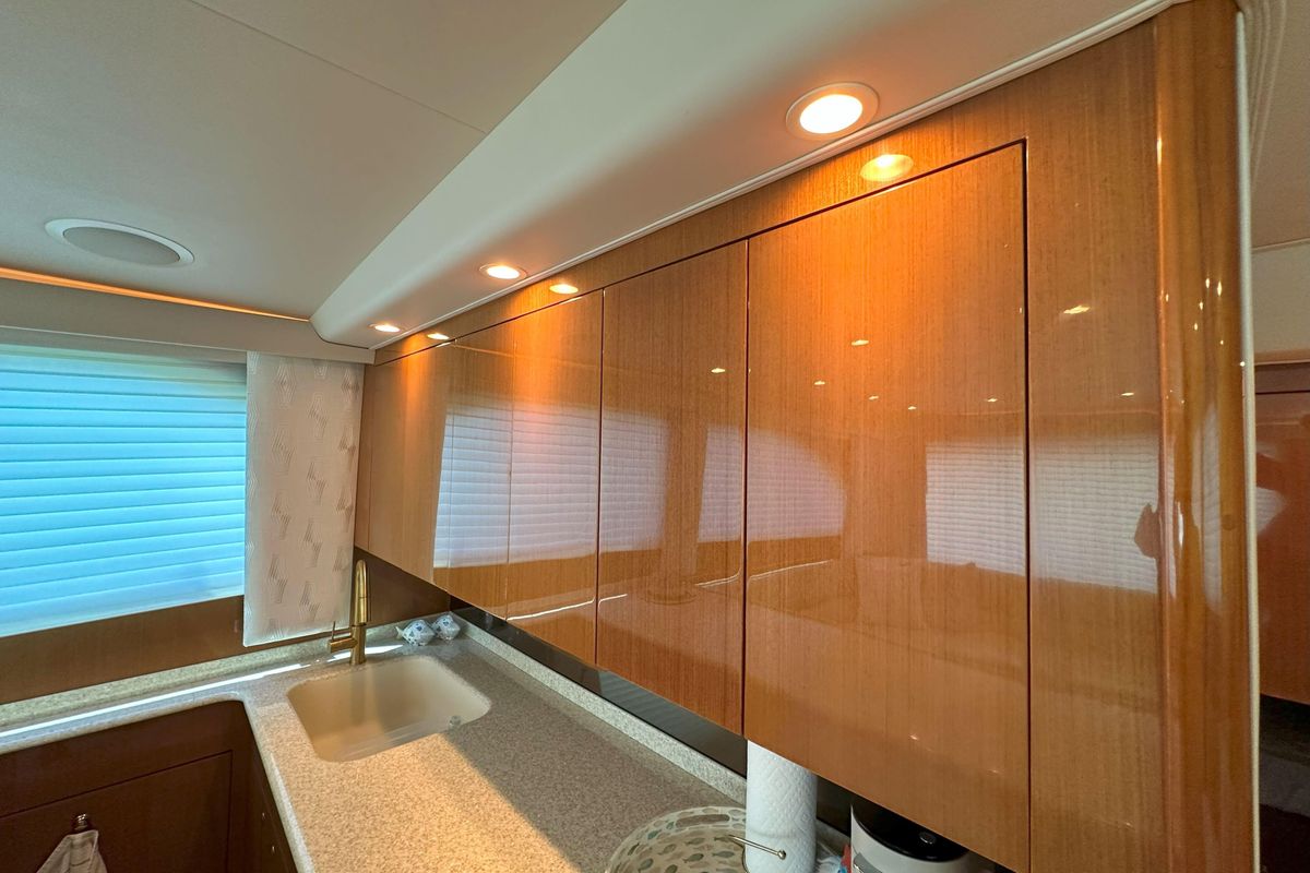 2003 Viking 48 