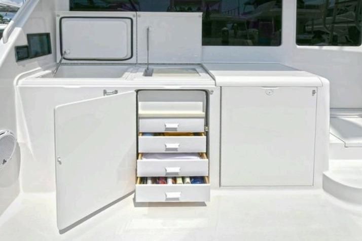 2003 Viking 48 