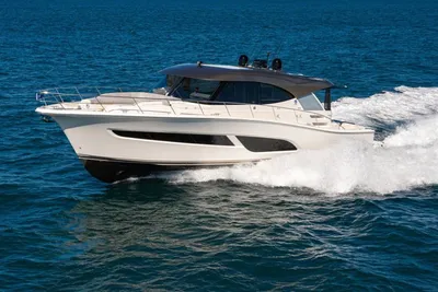 2026 Riviera 585 SUV