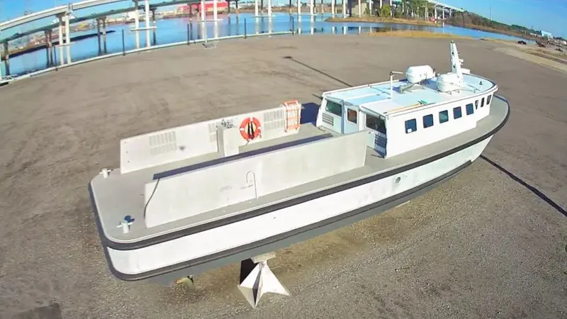  Yacht Photos Pics 2018 Custom 64 Crew Boat - Image 7