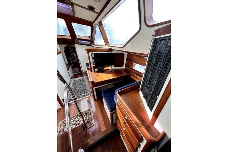  Yacht Photos Pics Luxurious 2014 Custom Aluminum Expedition yacht interior with wood finish and navigation equipment.