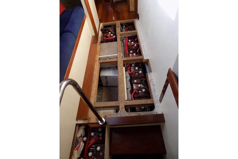  Yacht Photos Pics Underfloor battery storage in 2014 Custom Aluminum Expedition boat.