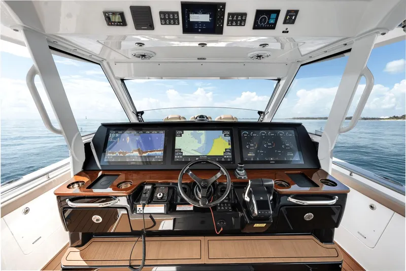 Shine V Yacht Photos Pics 