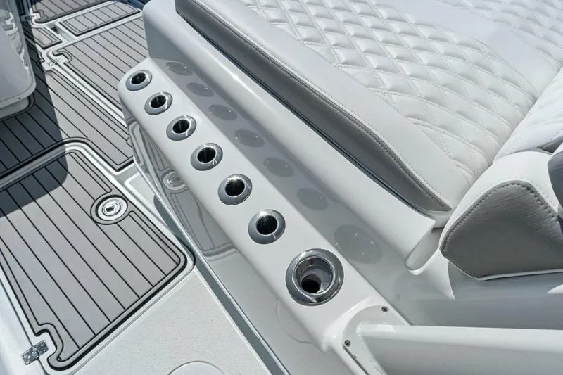 Fin & Tonic Yacht Photos Pics 2021 Yellowfin 42 Center Console Fin & Tonic - Rod Holders