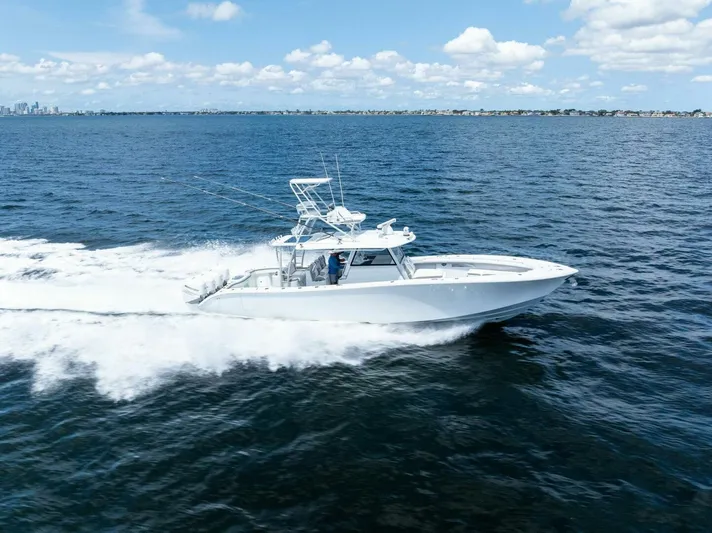 Fin & Tonic Yacht Photos Pics 2021 Yellowfin 42 Center Console Fin & Tonic