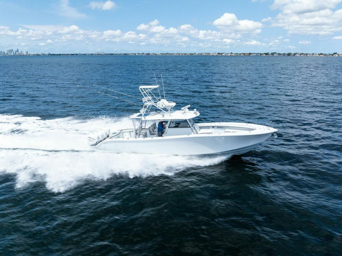 2021 Yellowfin 42 
