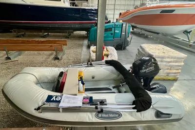 West Marine RIB 275 AL WHT