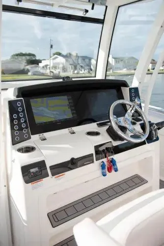  Yacht Photos Pics 2020 Robalo R302 Center Console - Image 24