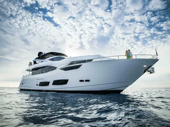  Yacht Photos Pics 2025-Sunseeker-95-Yacht