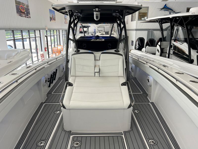 2022 Nor-Tech 390 Center Console