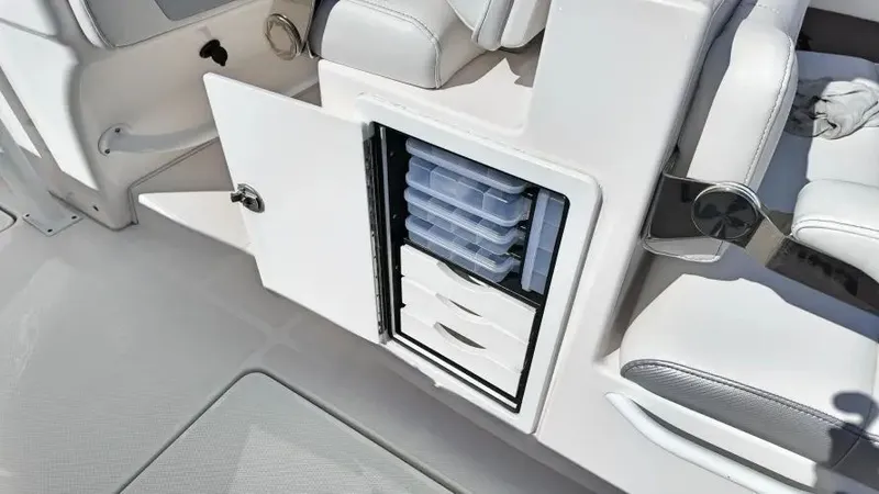  Yacht Photos Pics 2022 Fountain 38 Tournament Edition - Image 18