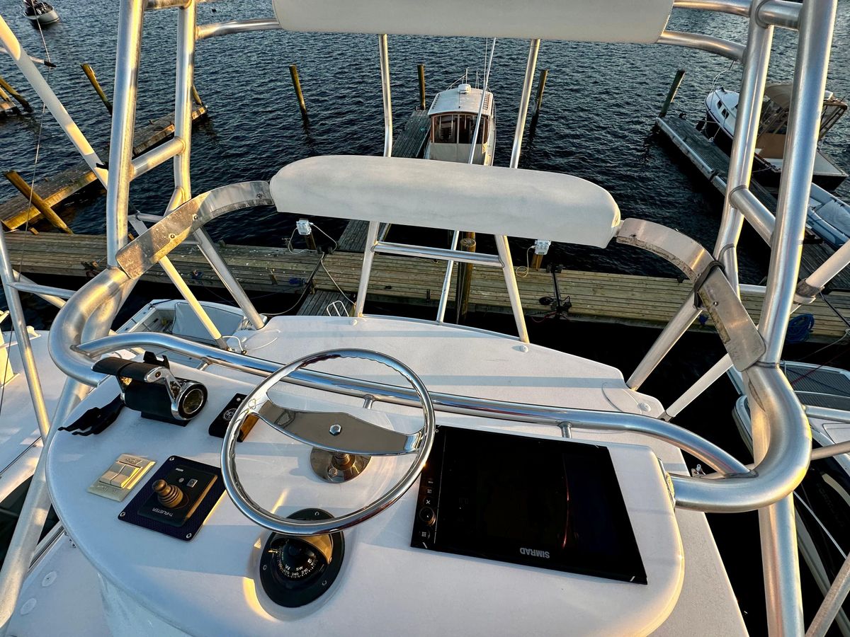 2005 Viking 45 