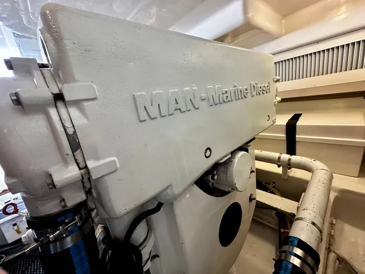 Shangri-la-de-dah Yacht Photos Pics 2005 Viking Yachts 45’ Open Express “SHANGRI LA DE DAH” Offered by Northstar Yacht Sales - Please Contact: Chris Carney, CPYB at 401-633-2070