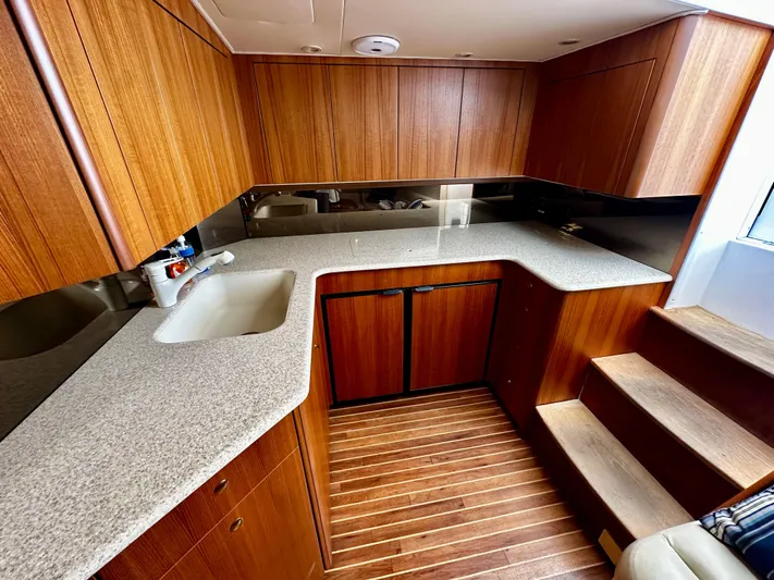 Shangri-la-de-dah Yacht Photos Pics 2005 Viking Yachts 45’ Open Express “SHANGRI LA DE DAH” Offered by Northstar Yacht Sales - Please Contact: Chris Carney, CPYB at 401-633-2070