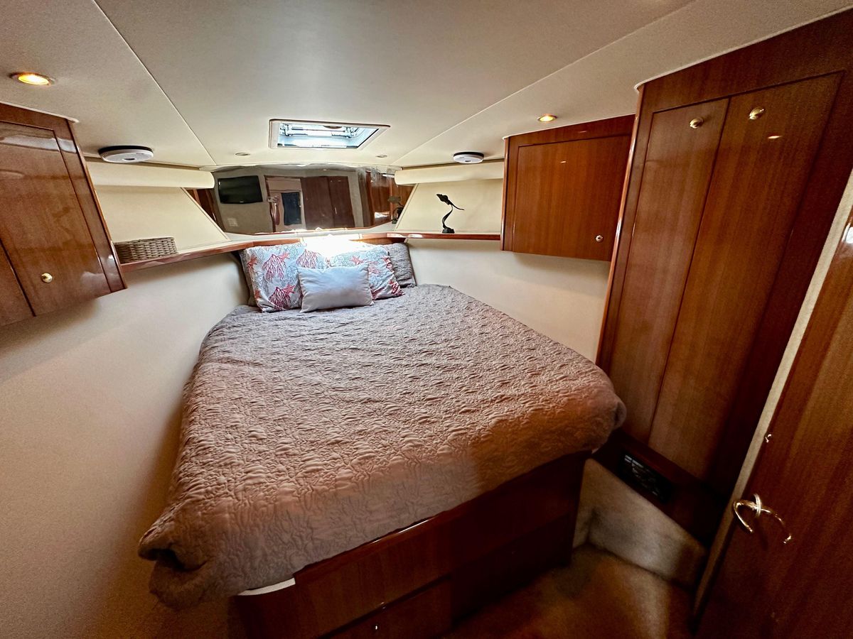 2005 Viking 45 