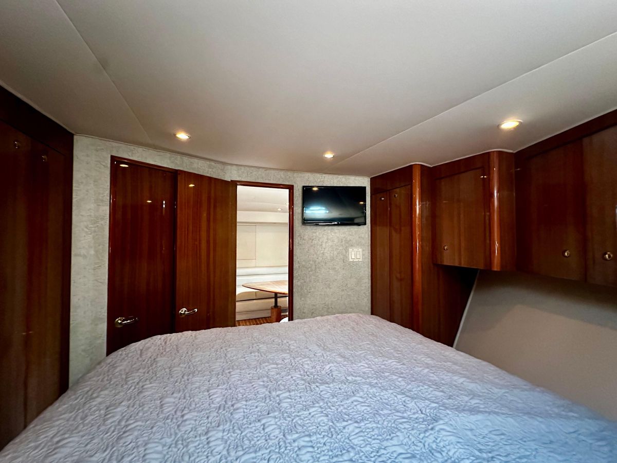 2005 Viking 45 
