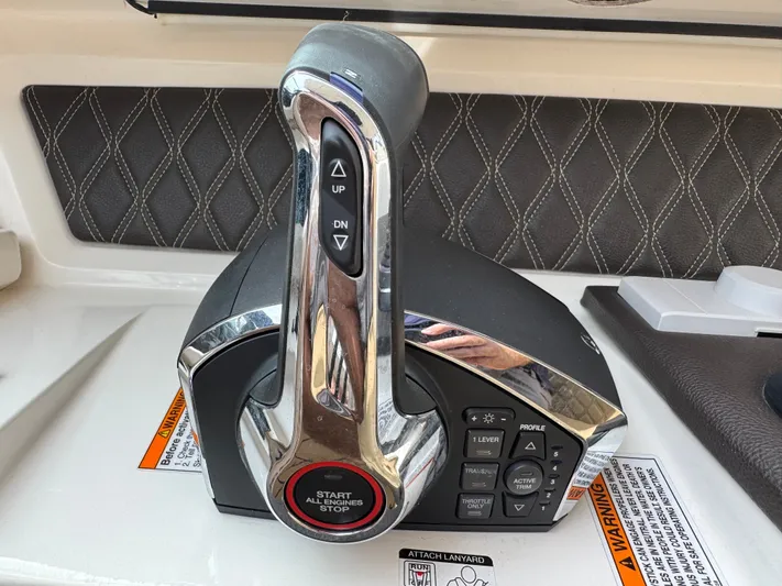  Yacht Photos Pics Throttle control panel of 2022 Sea Ray SLX 310 boat with start/stop button.