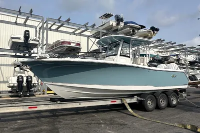 Sea Hunt Gamefish 28 Coffin Box