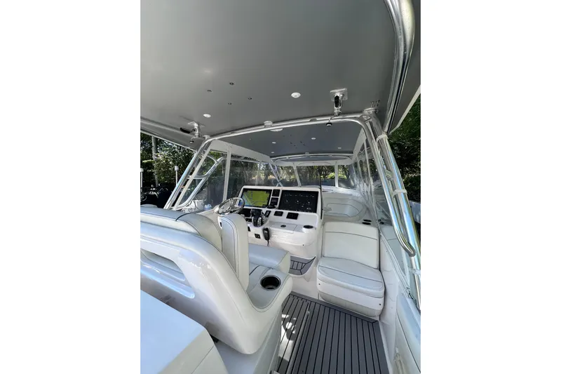 No Name Yacht Photos Pics 2020 Intrepid 409 Valor boat interior with modern helm and seating.