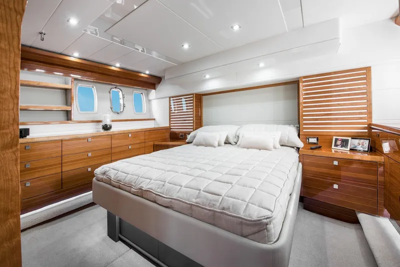 One Life Yacht Photos Pics 