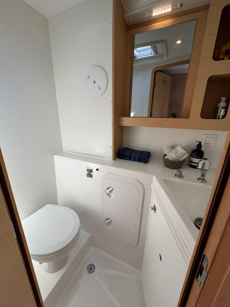 2016 Lagoon 42 