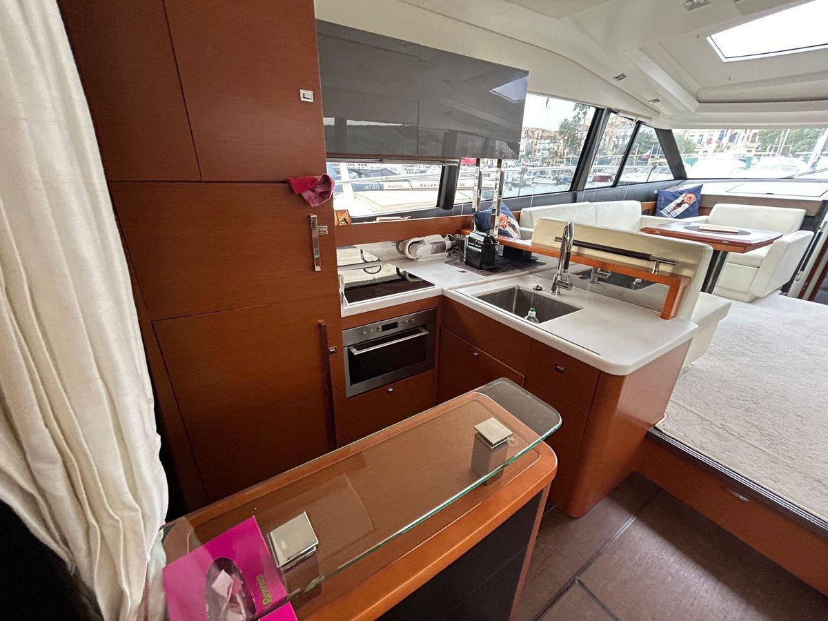 2015 Prestige 49 