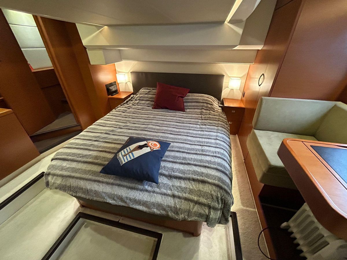 2015 Prestige 49 