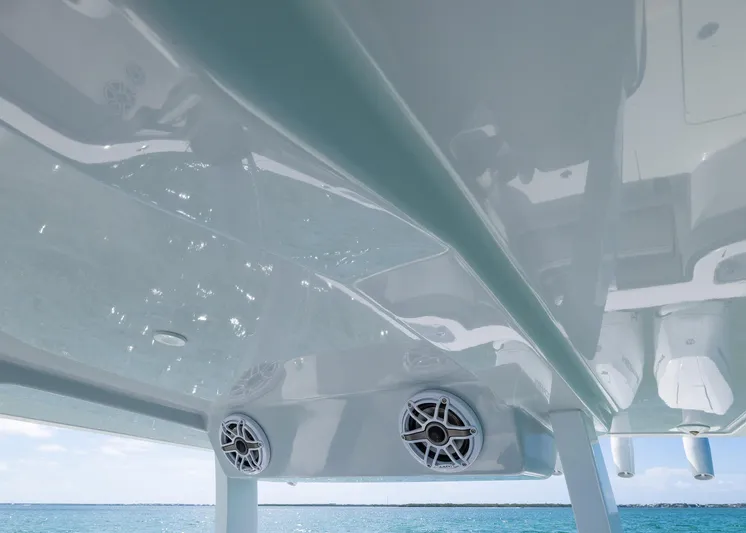  Yacht Photos Pics Streamline R 35 boat speakers and canopy, 2025 model, with ocean backdrop.