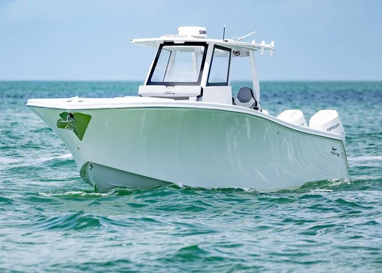  Yacht Photos Pics Streamline R 35 boat cruising on open water, 2025 model, sleek design.