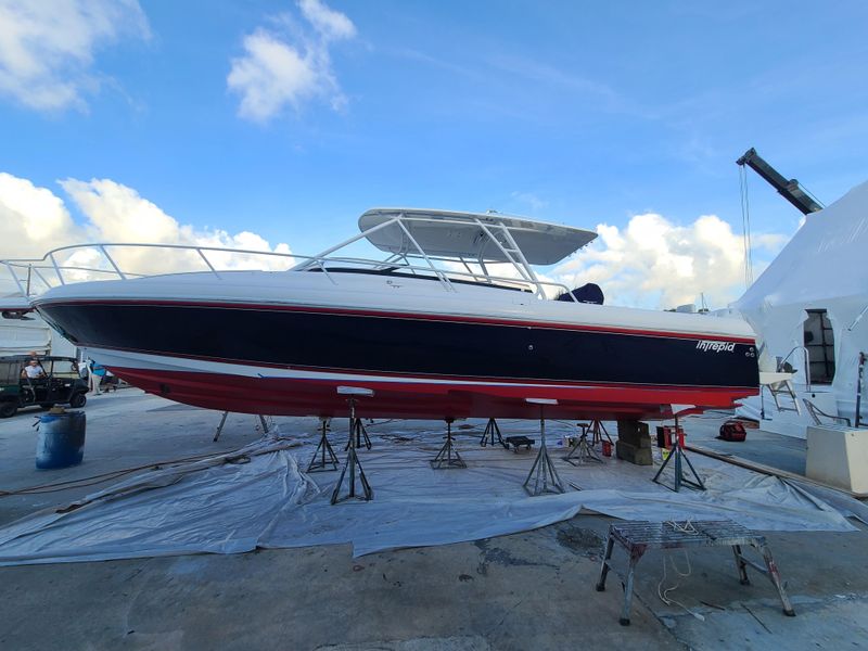 2006 Intrepid 377 Walkaround
