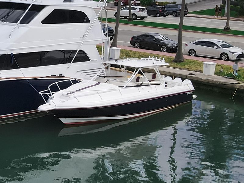 2006 Intrepid 377 Walkaround