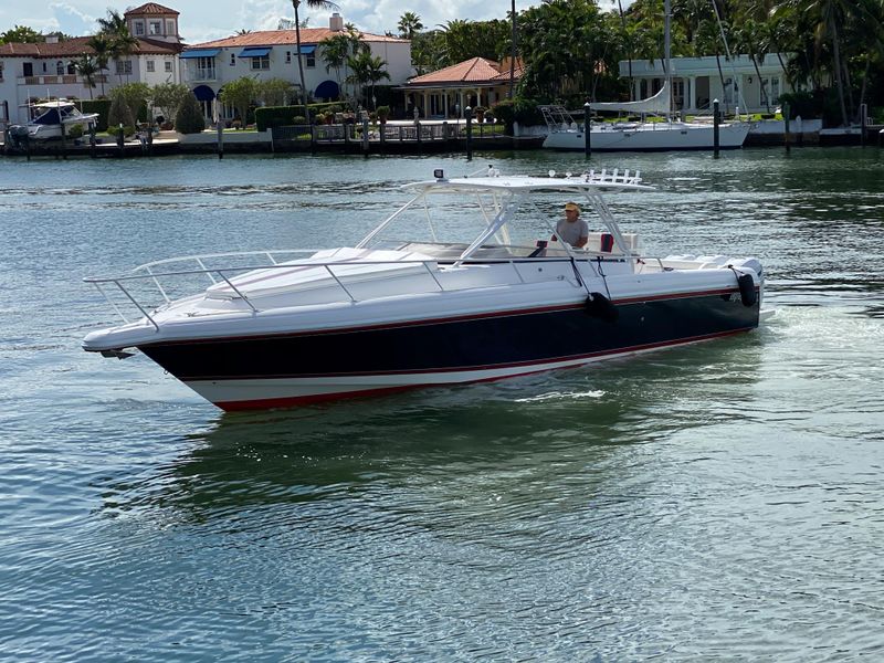 2006 Intrepid 377 Walkaround