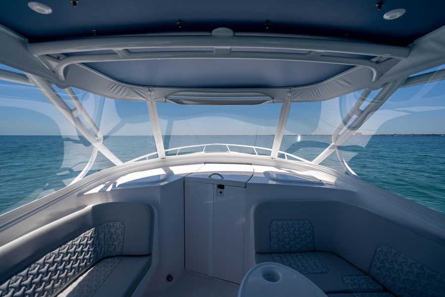 2022 Intrepid 409 Valor