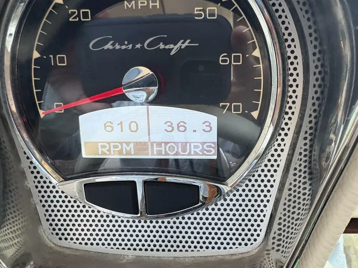  Yacht Photos Pics Chris-Craft Launch 31 GT 2023 speedometer displaying RPM and hours.