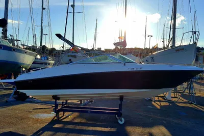 1997 Astromar Closed 615