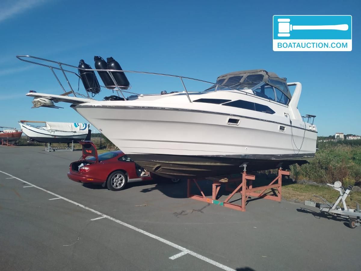 1989 Bayliner 2655 Wide Body