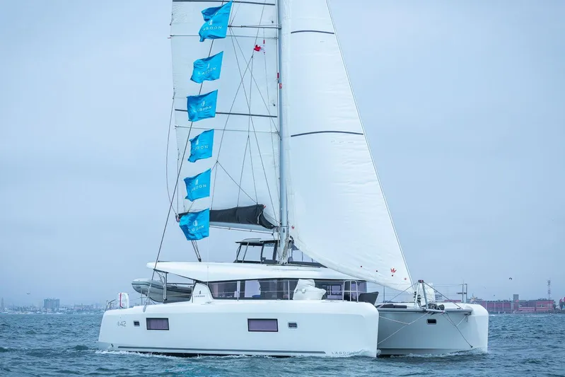 Lottus 2 Yacht Photos Pics 2023 Lagoon 42