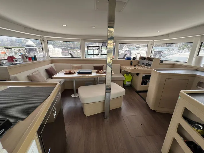 Lottus 2 Yacht Photos Pics Lagoon 42
