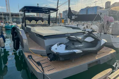 De Antonio Yachts D42
