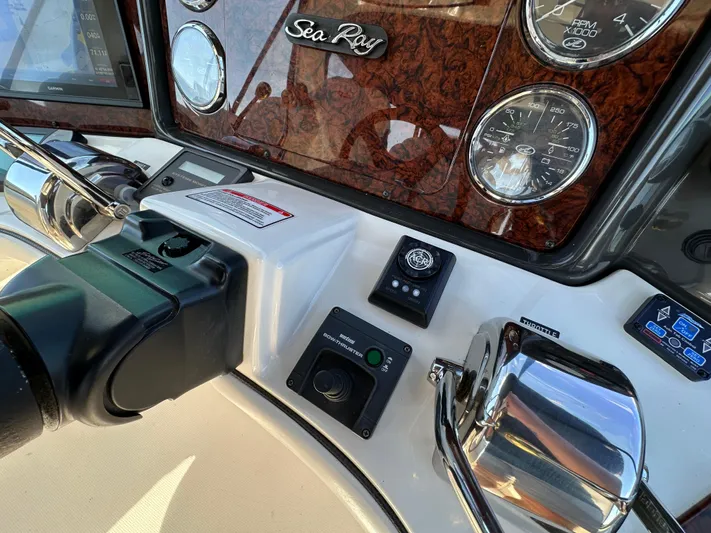 Pura Vida Yacht Photos Pics 