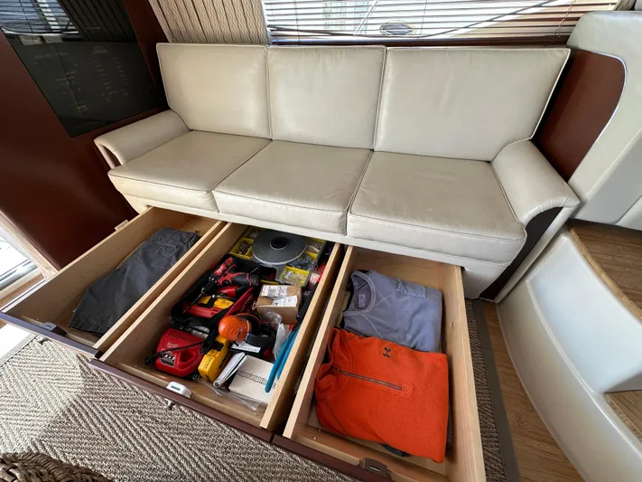 Pura Vida Yacht Photos Pics 