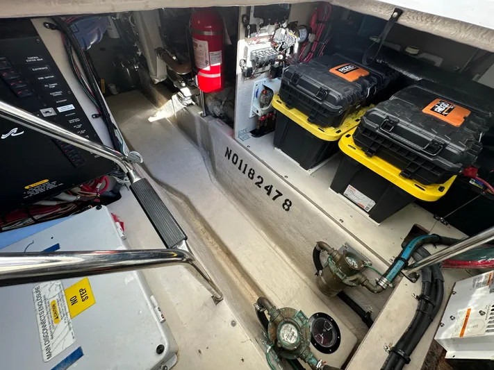 Pura Vida Yacht Photos Pics 