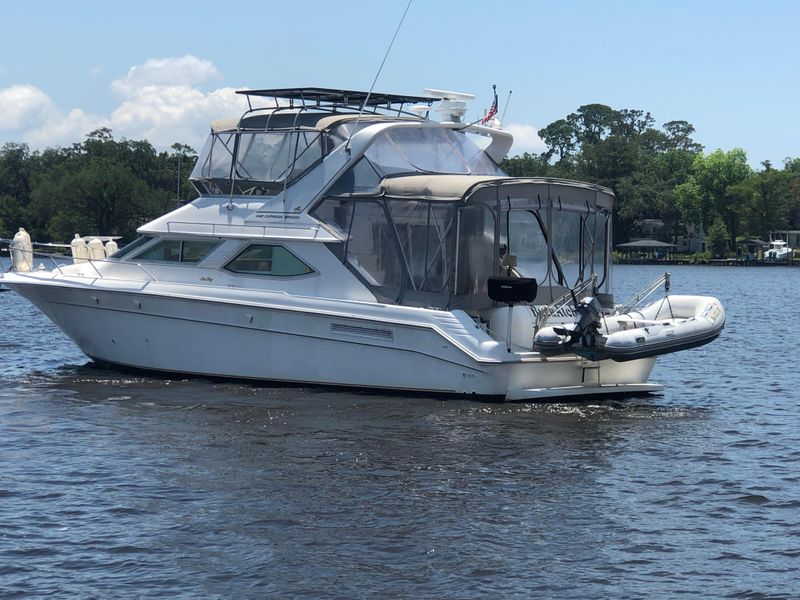 1995 Sea Ray 440 / 450 Express Bridge