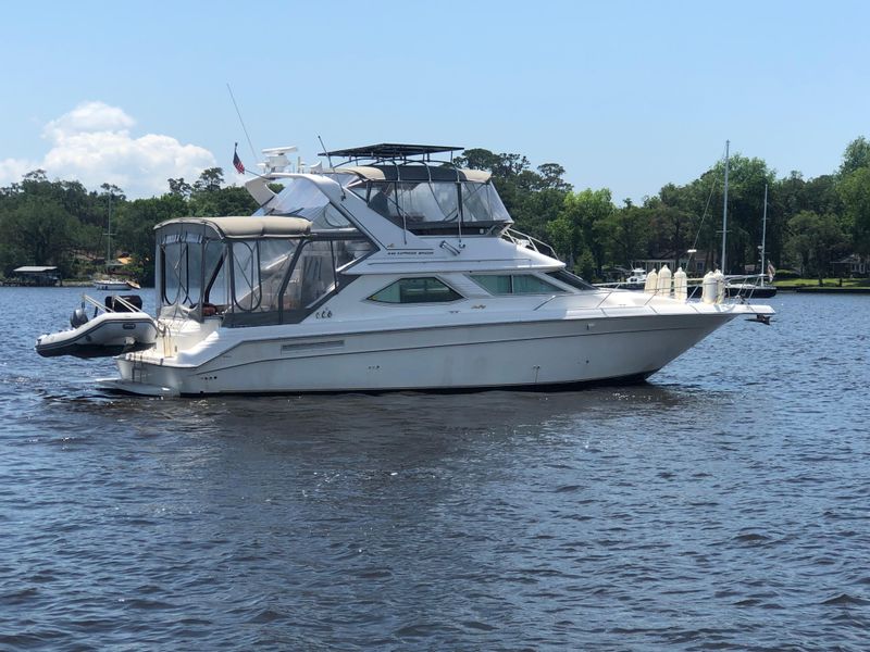 1995 Sea Ray 440 / 450 Express Bridge