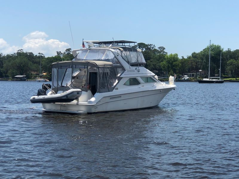 1995 Sea Ray 440 / 450 Express Bridge