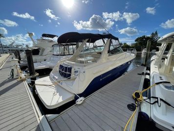 Monterey 322 Express Cruiser