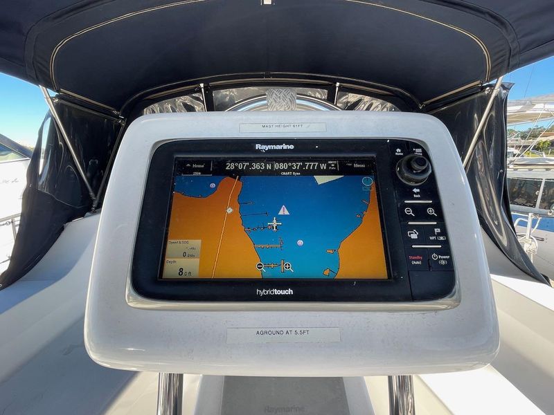 2007 Hunter 44 Deck Salon